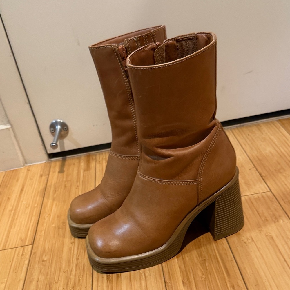 Steve Madden Fantise Brown Heeled Boots with Square Toe - Picture 6 of 6